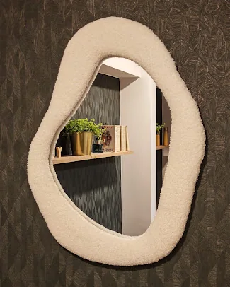 Miroir organique décoratif de l'institut YUMÉA Wellness